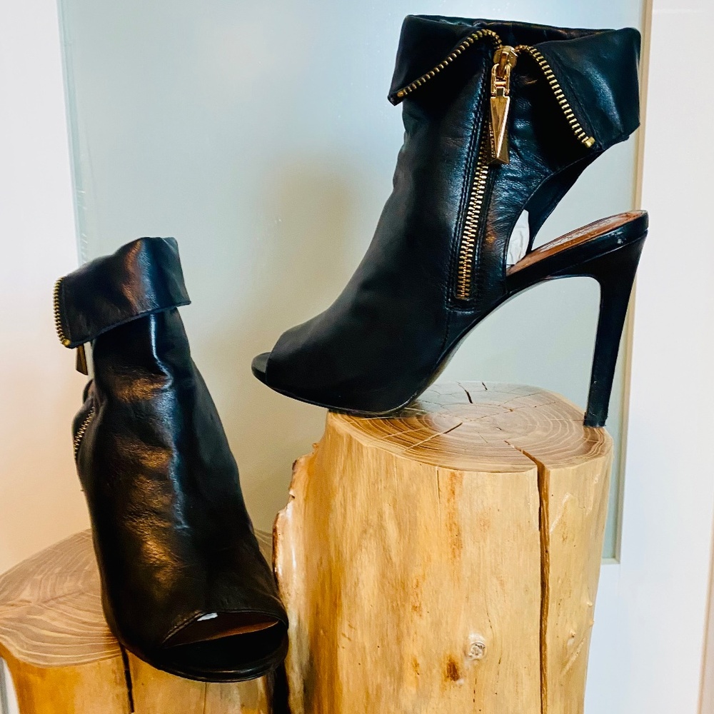 Vince Camuto Black  'Kevlin' Open To/Heel  Zip Up Bootie Heels- Size 9